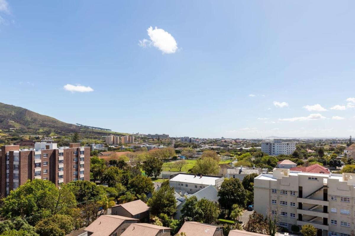 Central Southern Suburbs Leafy Village Neighbourhood كيب تاون المظهر الخارجي الصورة