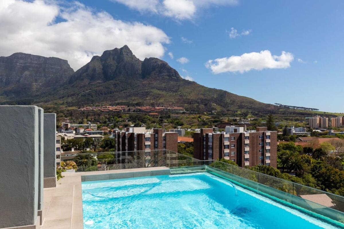 Central Southern Suburbs Leafy Village Neighbourhood كيب تاون المظهر الخارجي الصورة