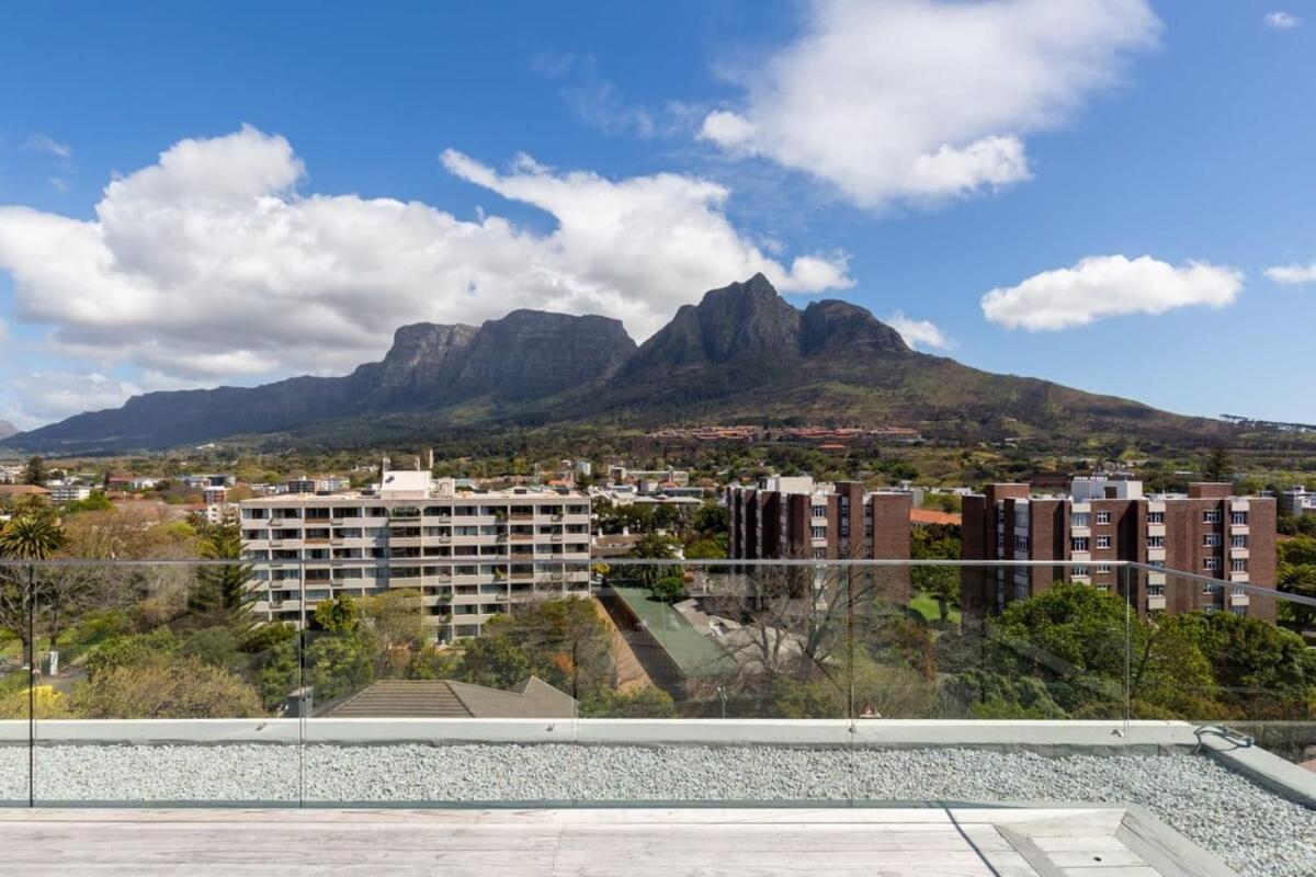 Central Southern Suburbs Leafy Village Neighbourhood كيب تاون المظهر الخارجي الصورة